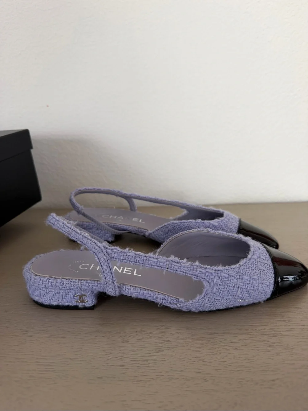 CHANEL Lavender Bouclé Slingback Flats with Black Patent Cap Toe Sz 38 - Picture 4 of 10